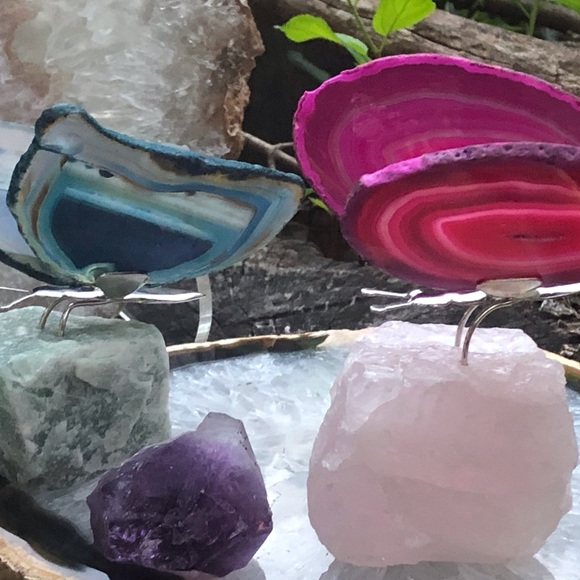 AGATE BUTTERFLIES ON BASE